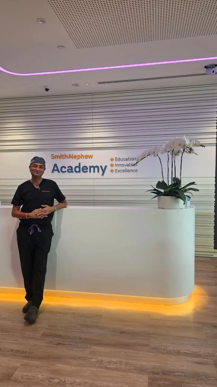 Dr. Moonot at Smith+Nephew Academy